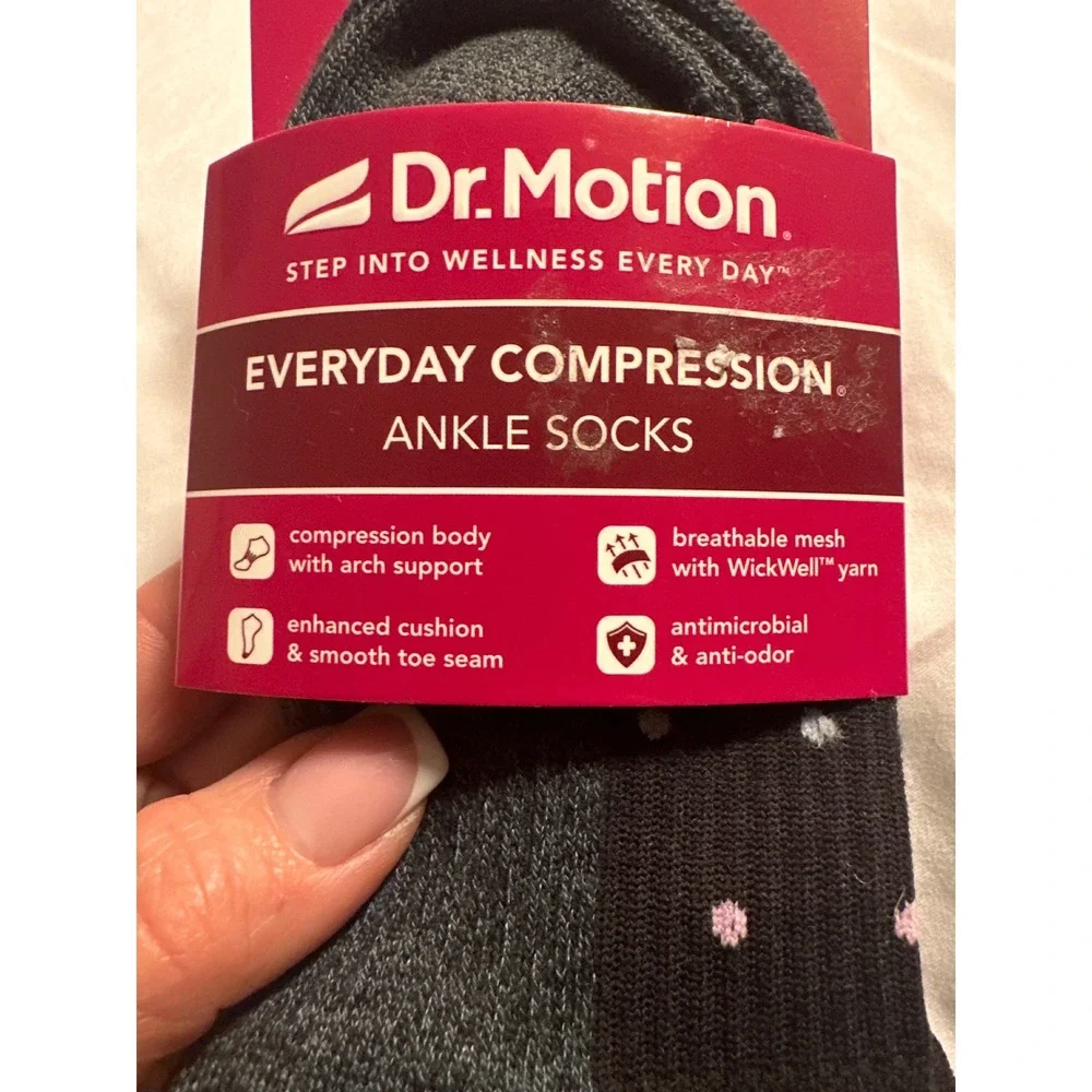 Dr. Motion Everyday Compression Ankle Socks 2 Pairs Womens 4-10 Grey Black Dot